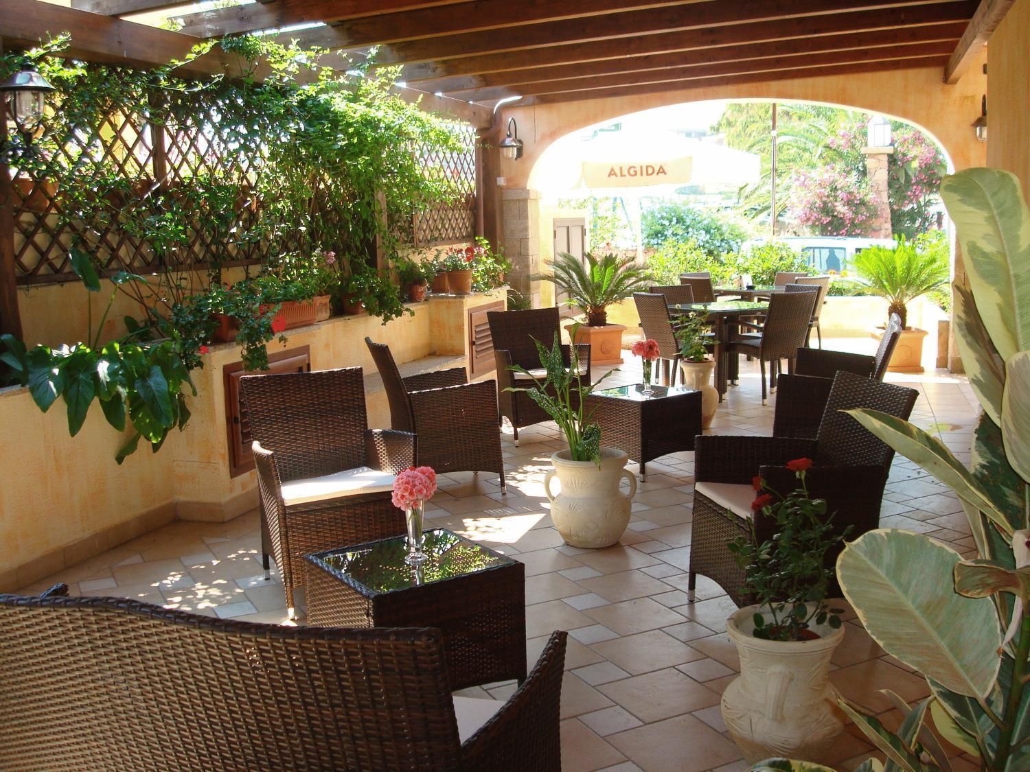 Hotel Castello Di Tavolara Loiri Porto San Paolo Exterior foto